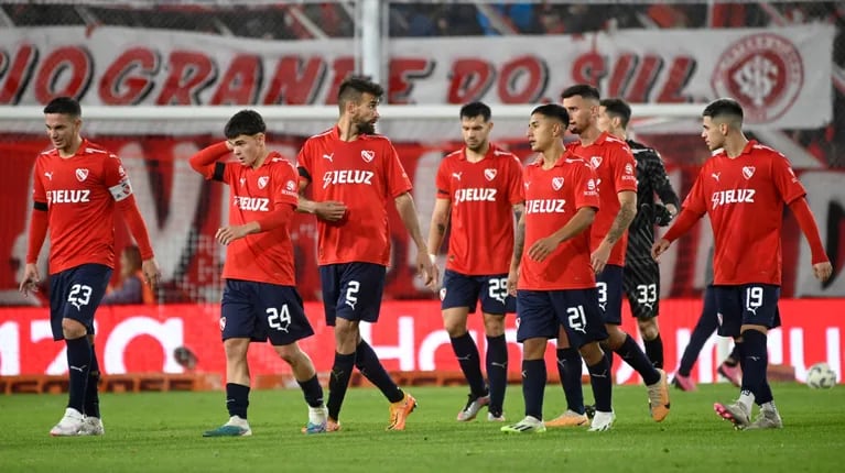 Con uno menos, Independiente perdió 3-1 con Talleres en su debut en la Liga Profesional (Foto: Fotobaires).